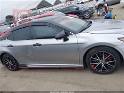 تۆیۆتا کامری